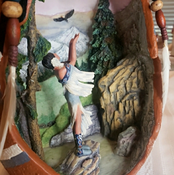 Eagle Spirit Decor Native Indian Clay Vase Mint VTG Ashton Drake 💜 - Picture 8 of 14